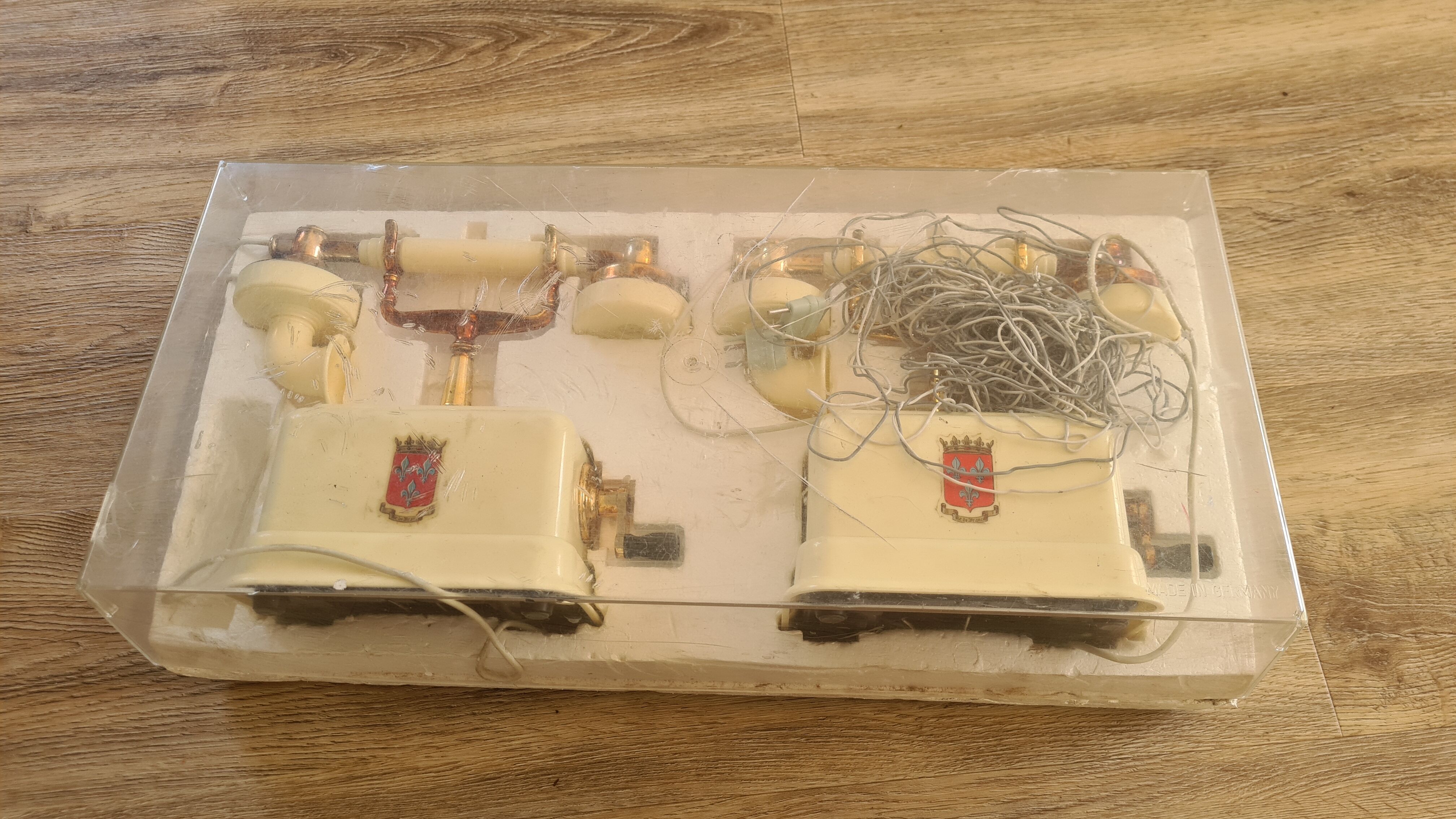 Ancien jouet rétro  2 téléphones geobra 60’s vintage