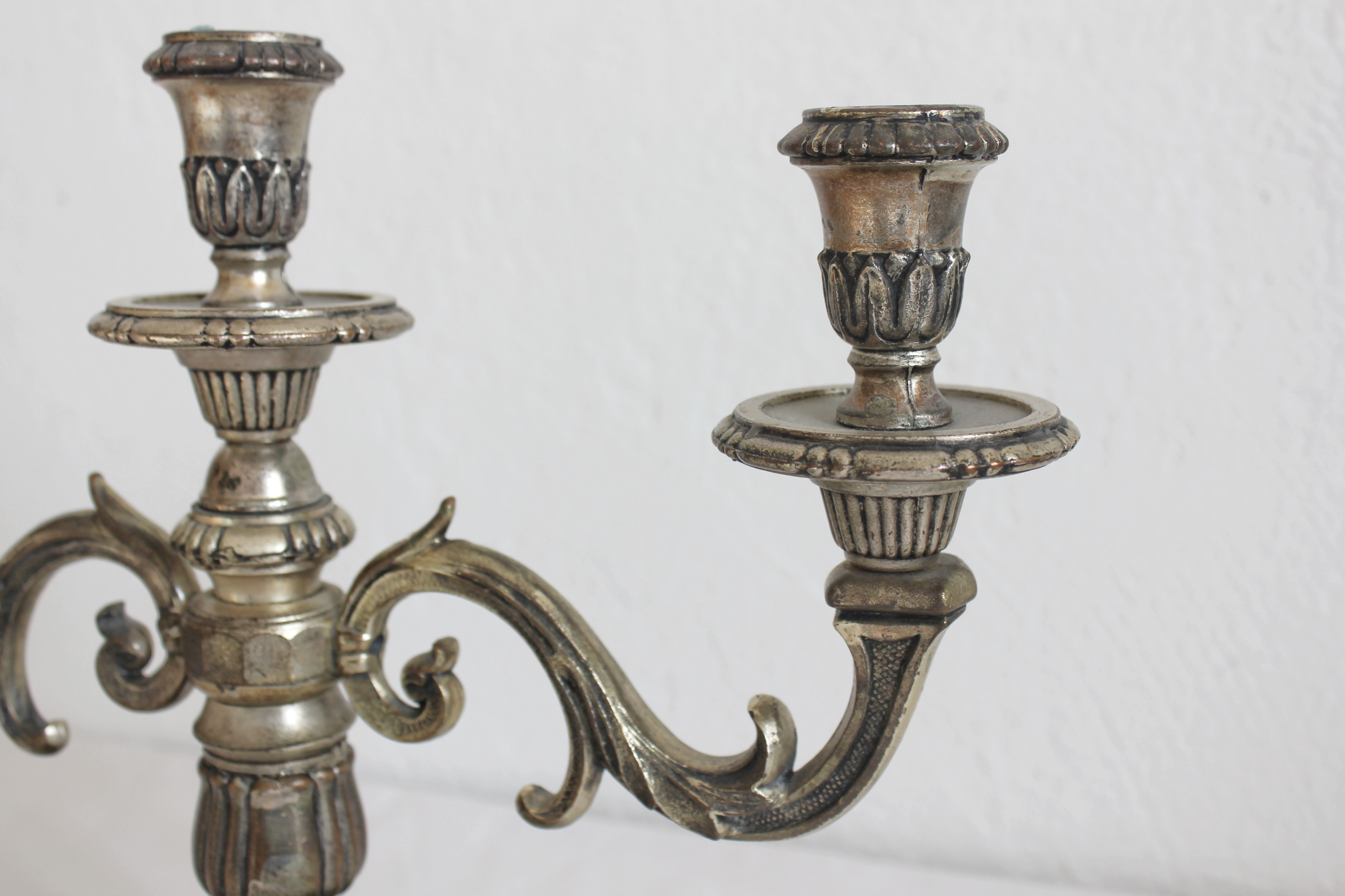 3-spoke candlestick in silver metal