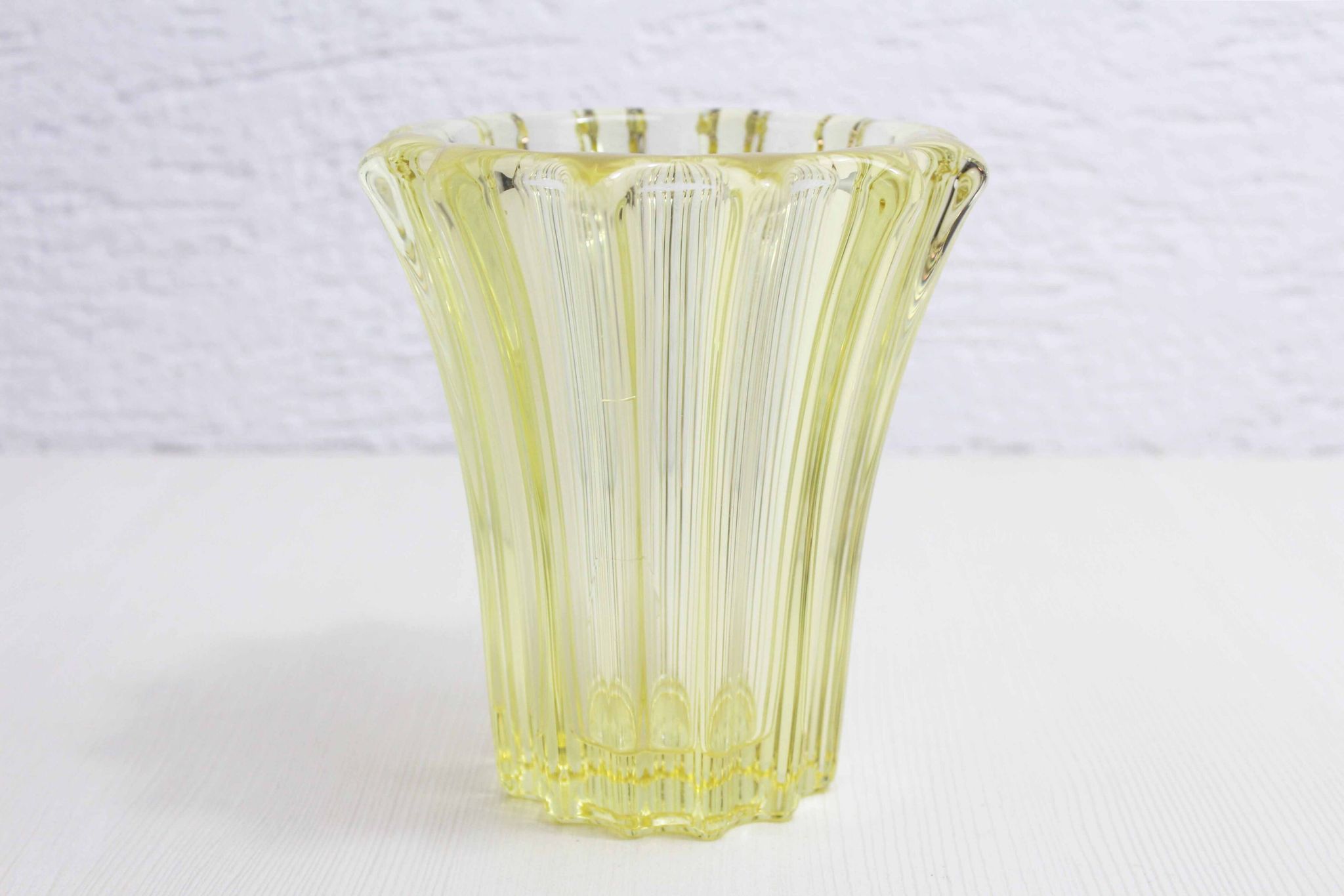 Vase Art Deco Pierre D'Avesn jaune