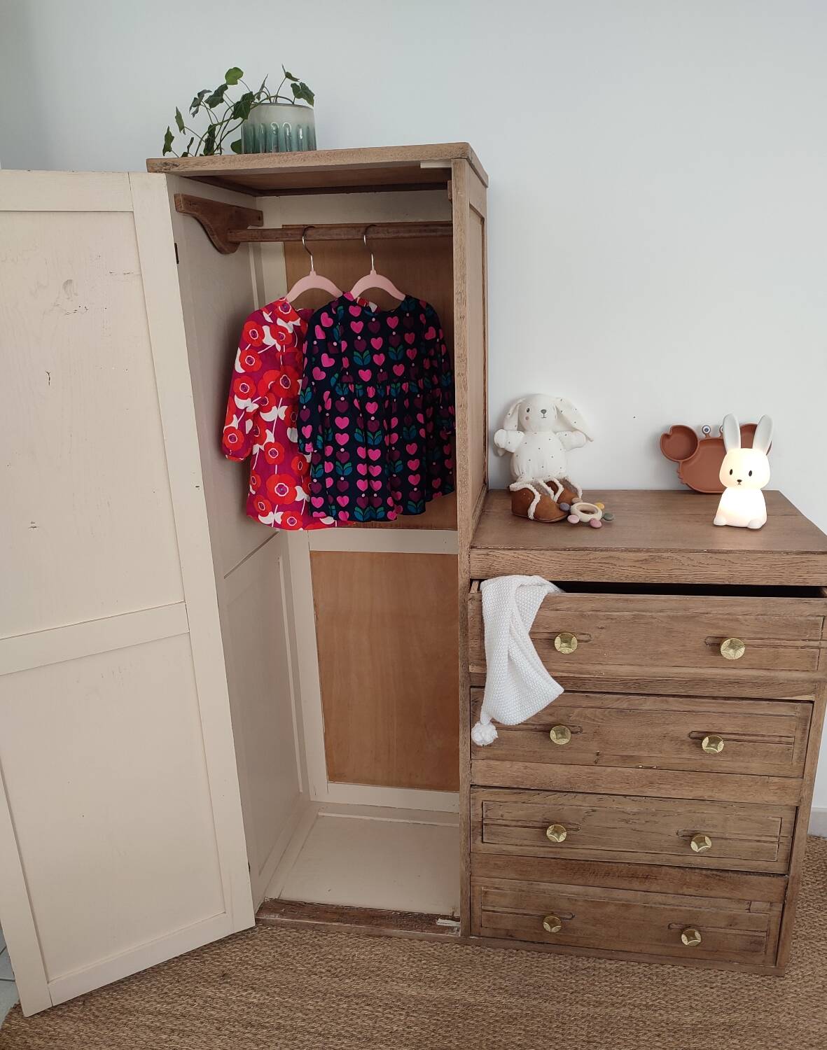 Asymmetrical wardrobe