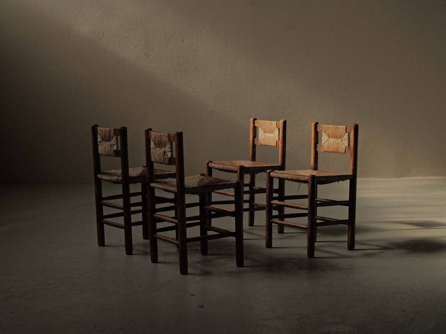Handcrafted chairs in solid pine and woven straw – France, circa 1950