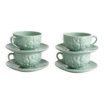 Set of 4 soup / consommé cups and saucers in ceramic.