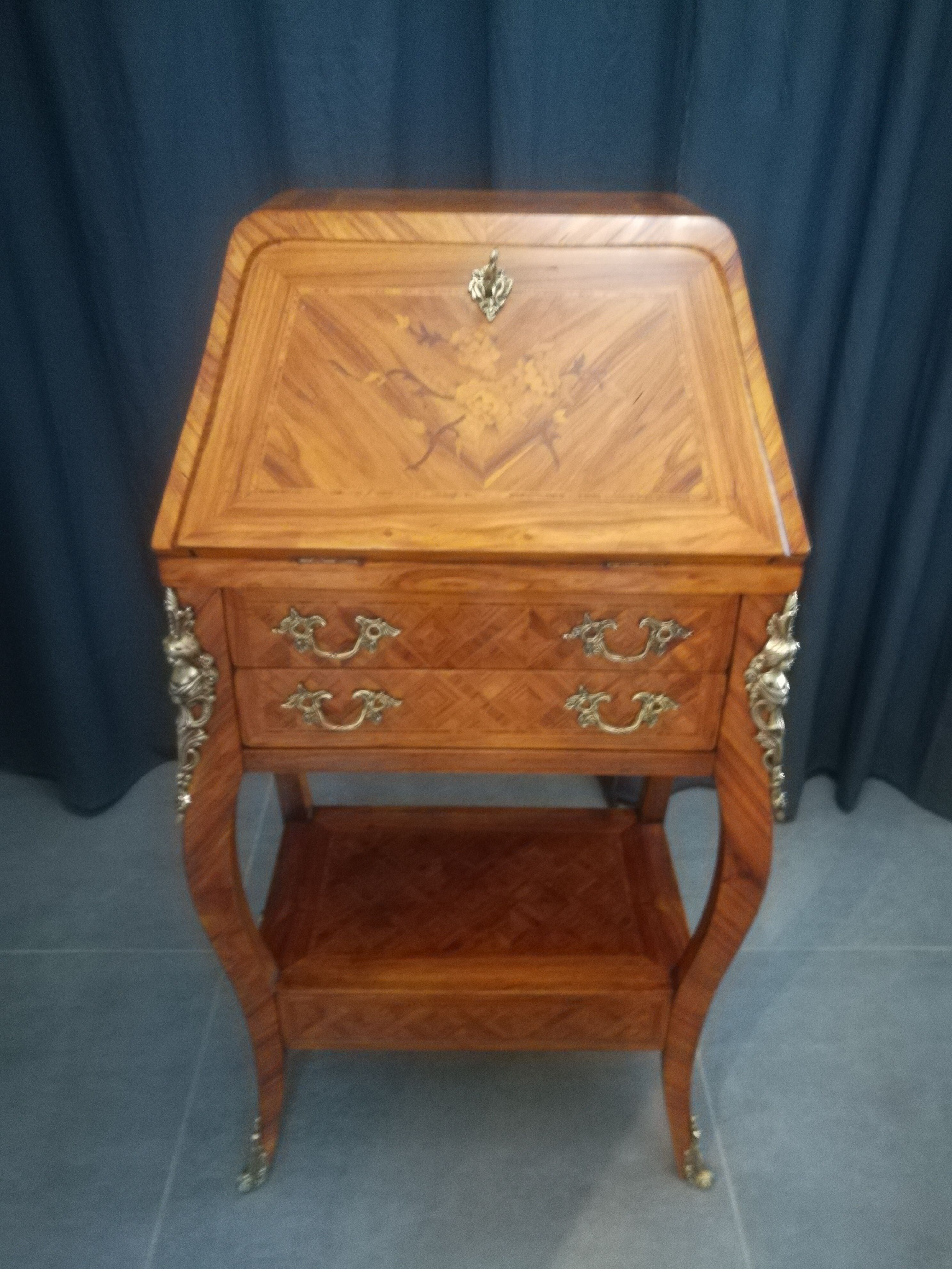 Lady's secretary in marquetry