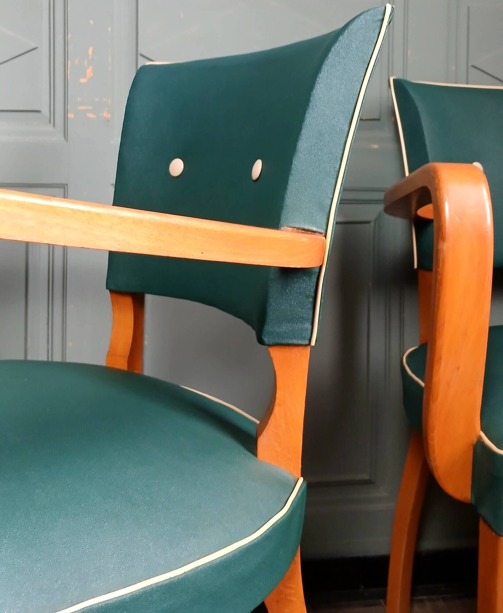 Set de 4 fauteuils bridges hêtre massif vernis & simili cuir vert 1958
