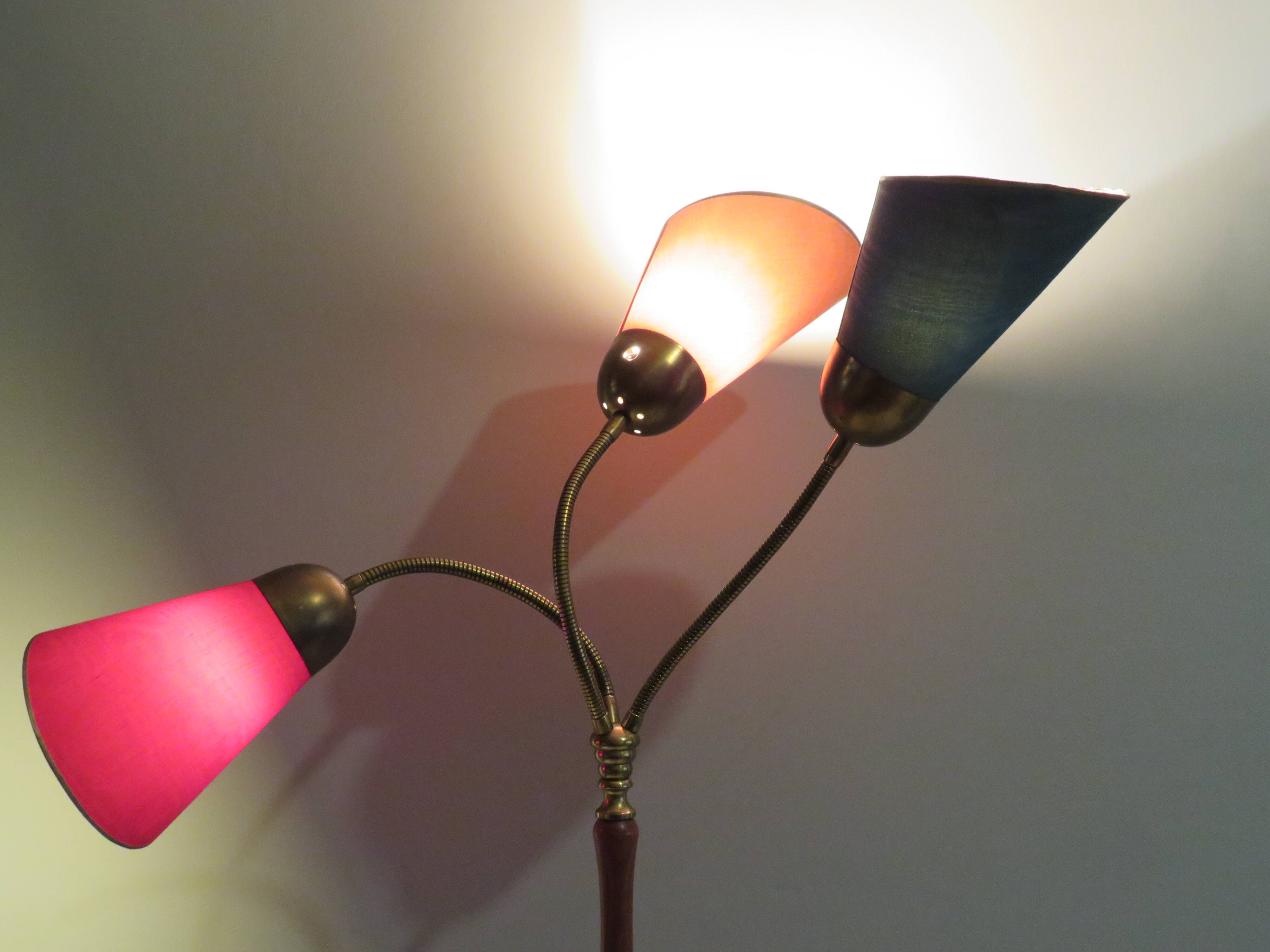 Lampadaire 1950 avec 3 abat-jours colorés