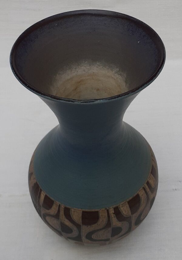 Vase balustre en céramique signé