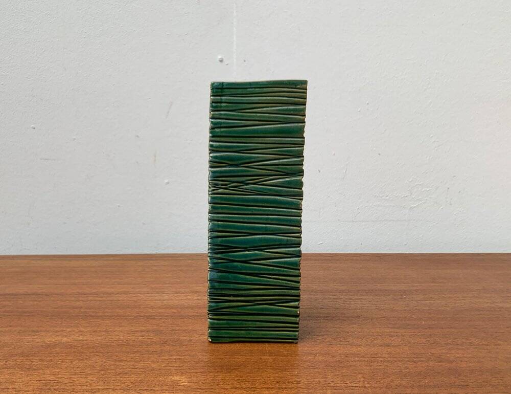 Minimalist block vase in Italian pottery from the mid-century by Bitossi, 1960s.