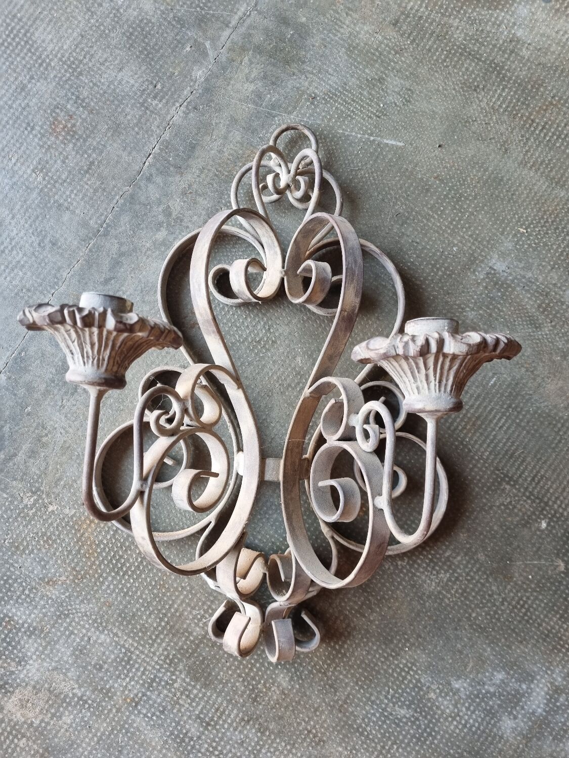 Struck iron wall lamp wall holder