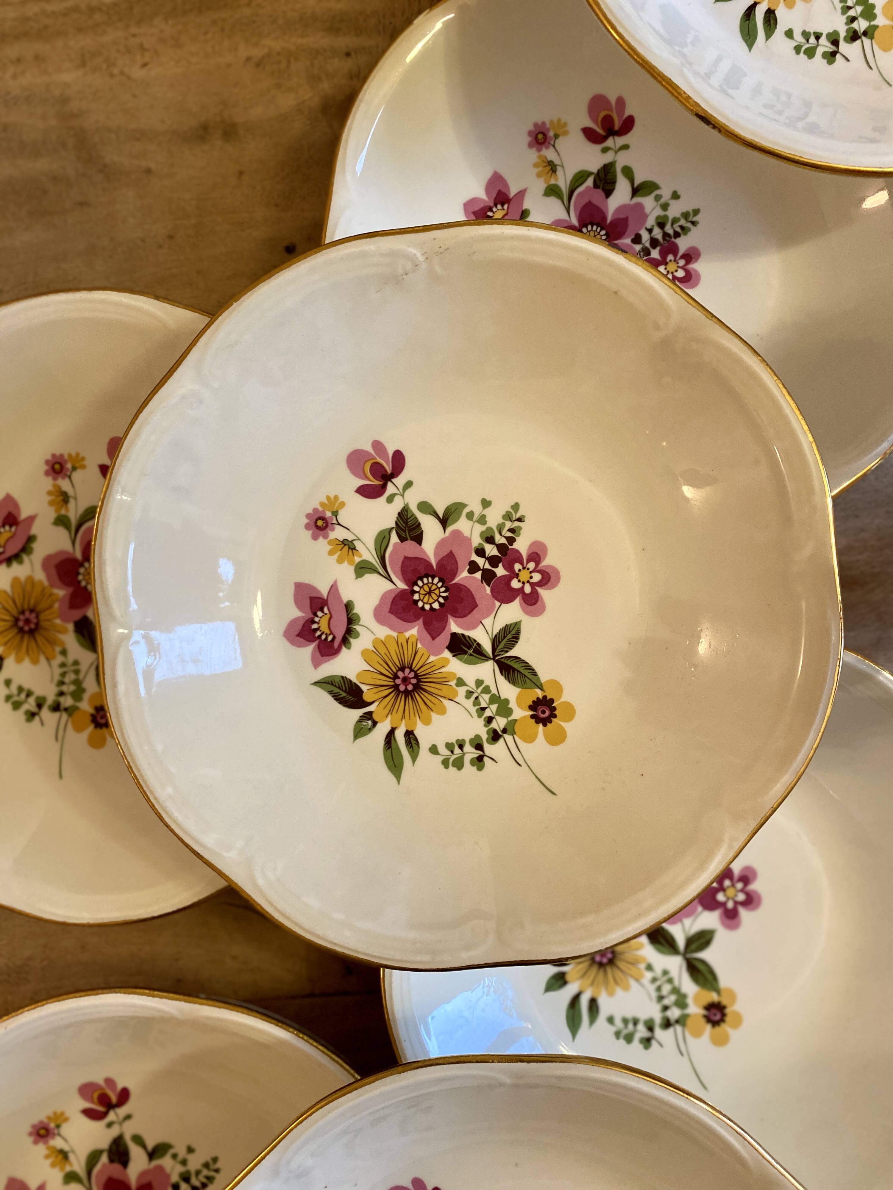 Set of 8 vintage soup plates from Gien