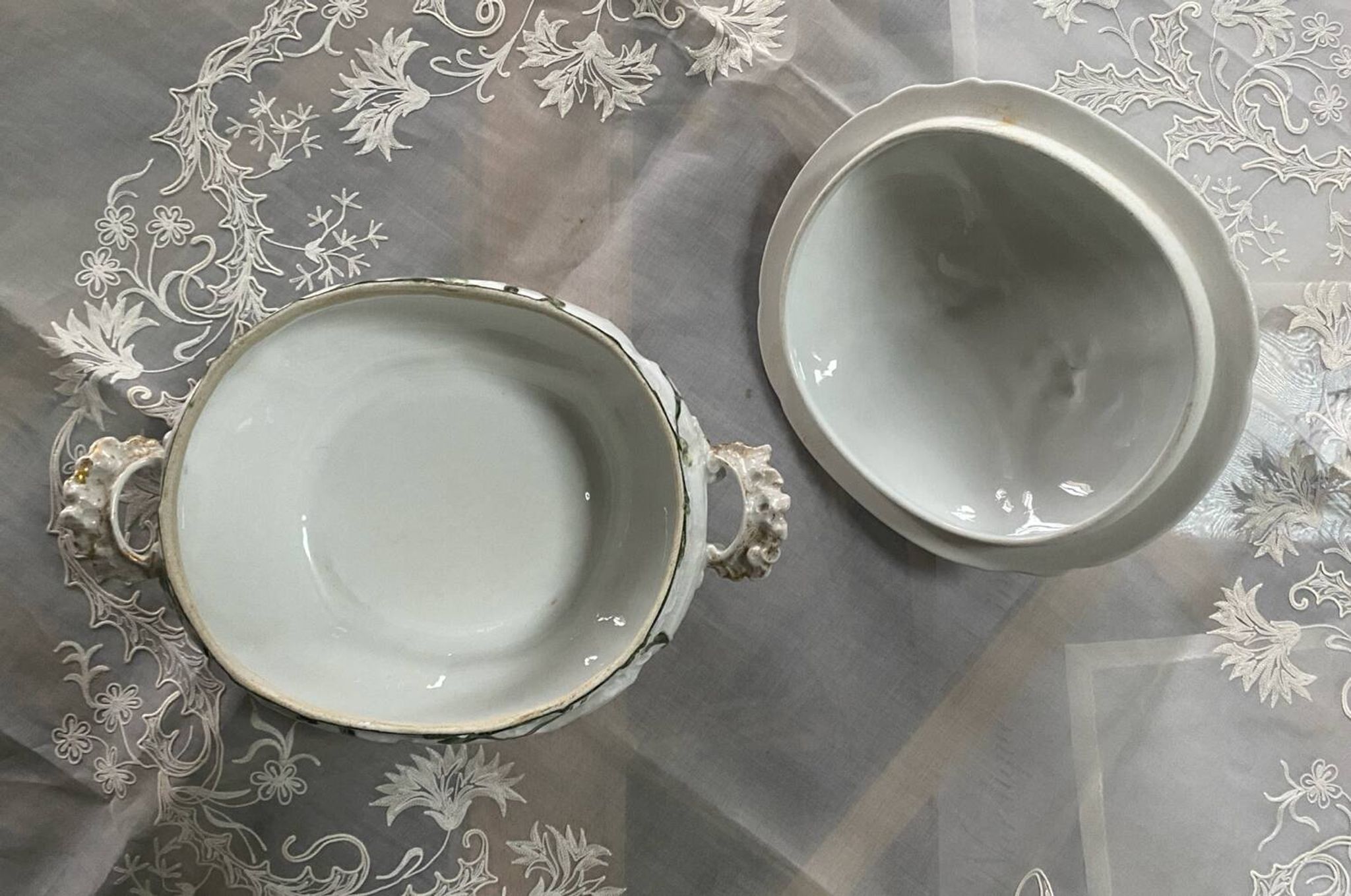 Légumier en porcelaine Pillivuyt modèle Gui ancien