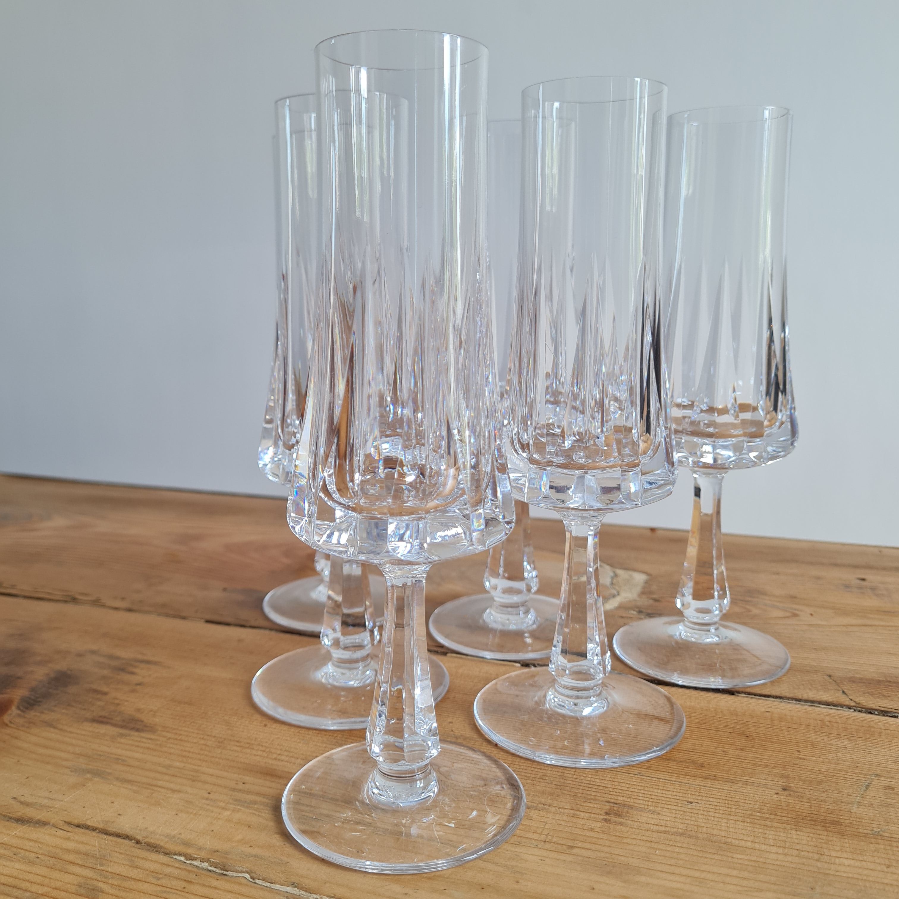 Service of 6 vintage crystal champagne flutes