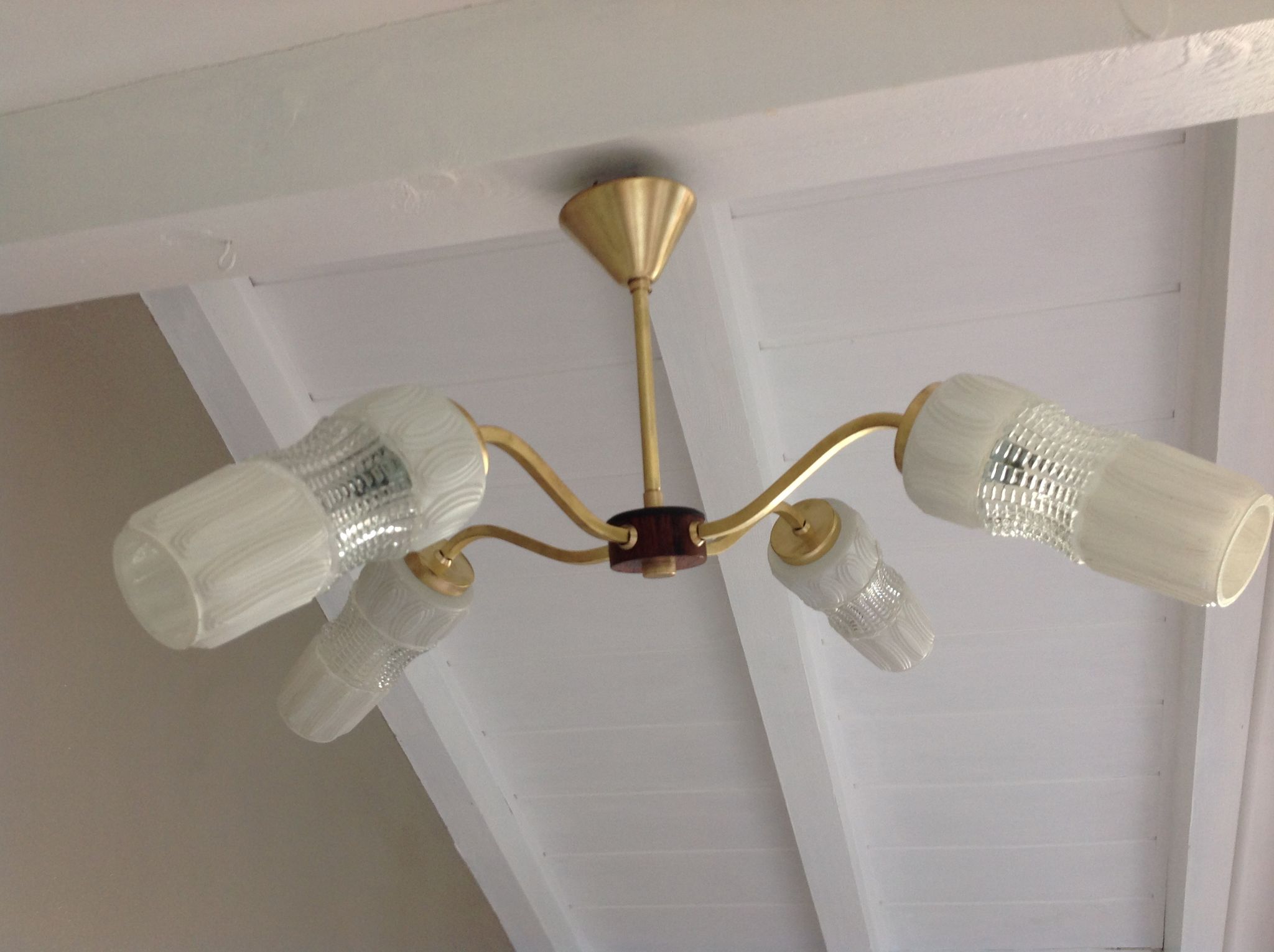 Four-burner chandelier in brass and two-tone glass Scandinavian style / vintage 60s-70s