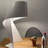 Ribbon lamp design Claire Norcross white laqué steel