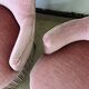 Paire de fauteuils crapaud rose poudré
