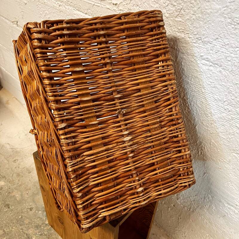 Rectangular wicker basket