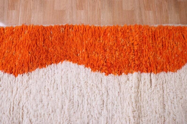 Handcrafted wool rug, size 140 x 260 cm