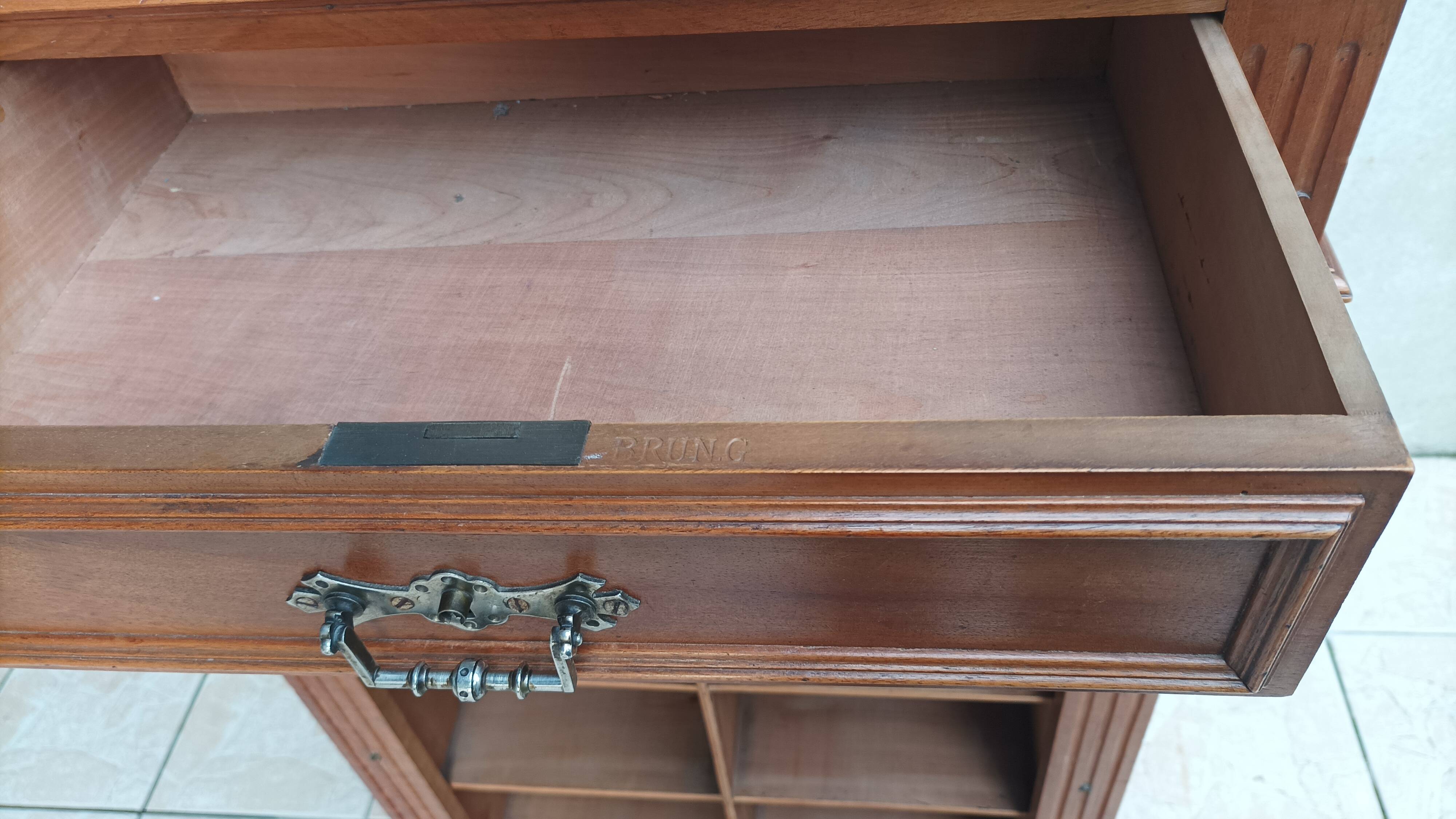 Walnut cardboard box stamped BRUN.G