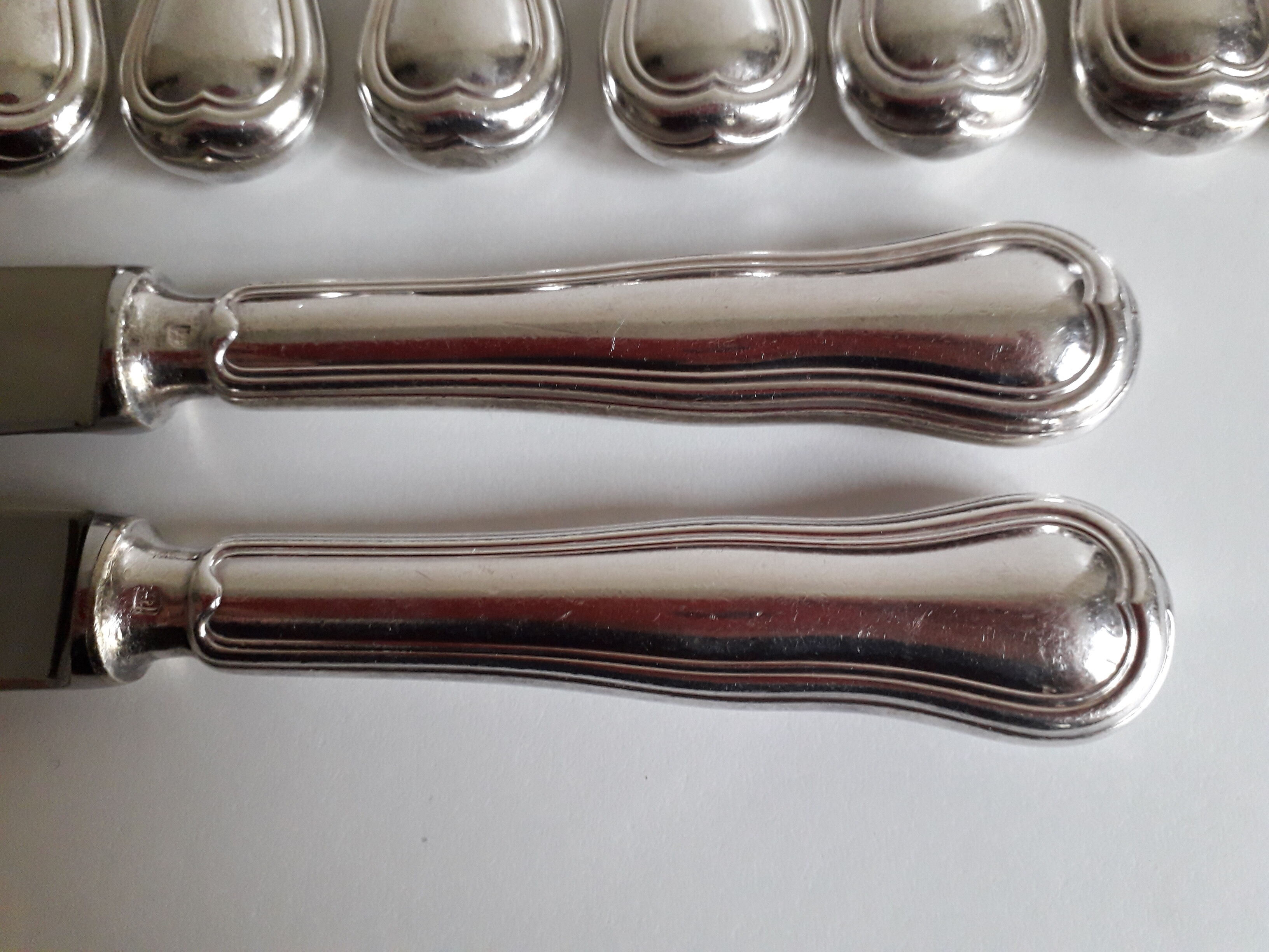 Ercuis set of 18 knives silver metal and stainless steel violin model