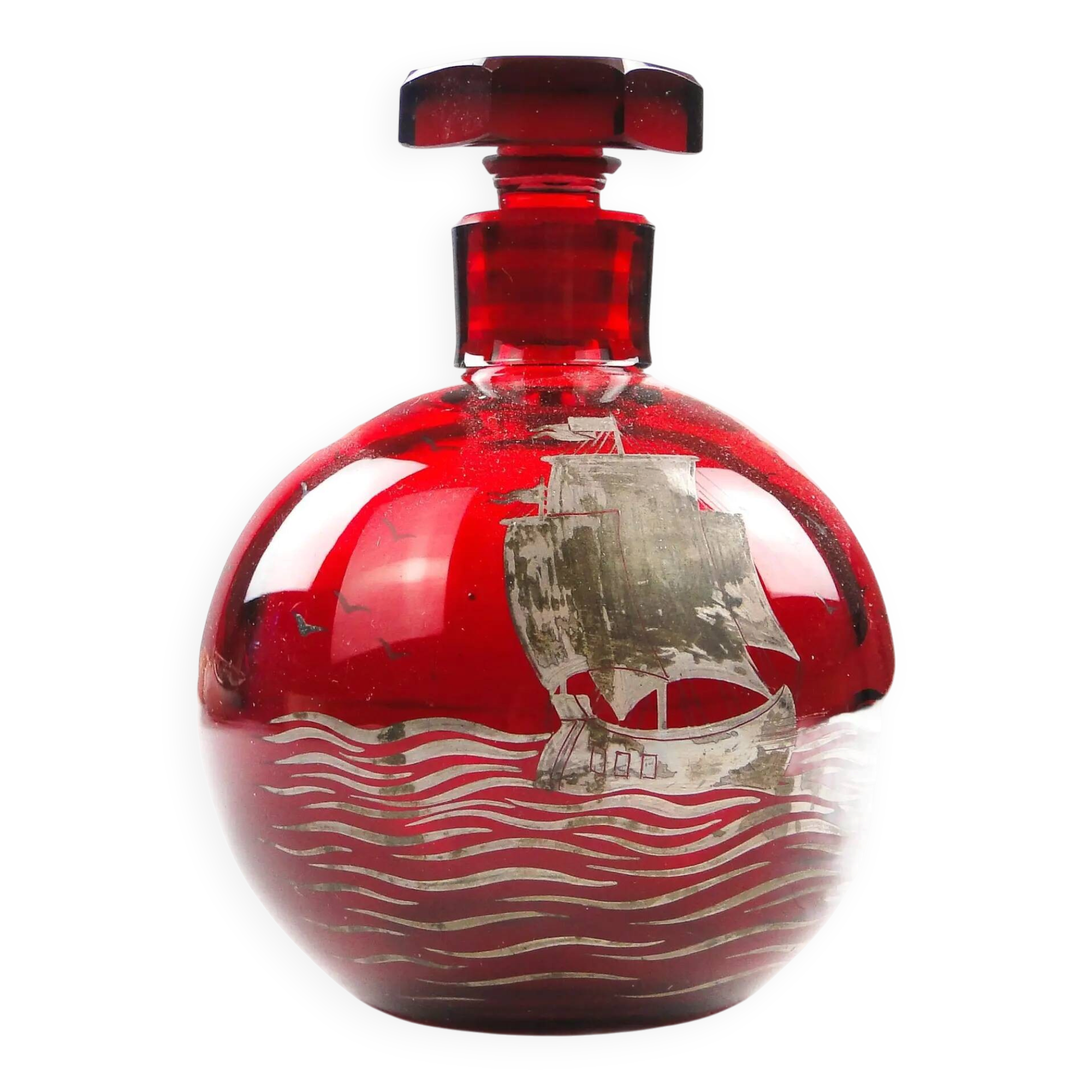 Carafe Art déco, verre rouge, Verrerie Józefina, Pologne, années 1930