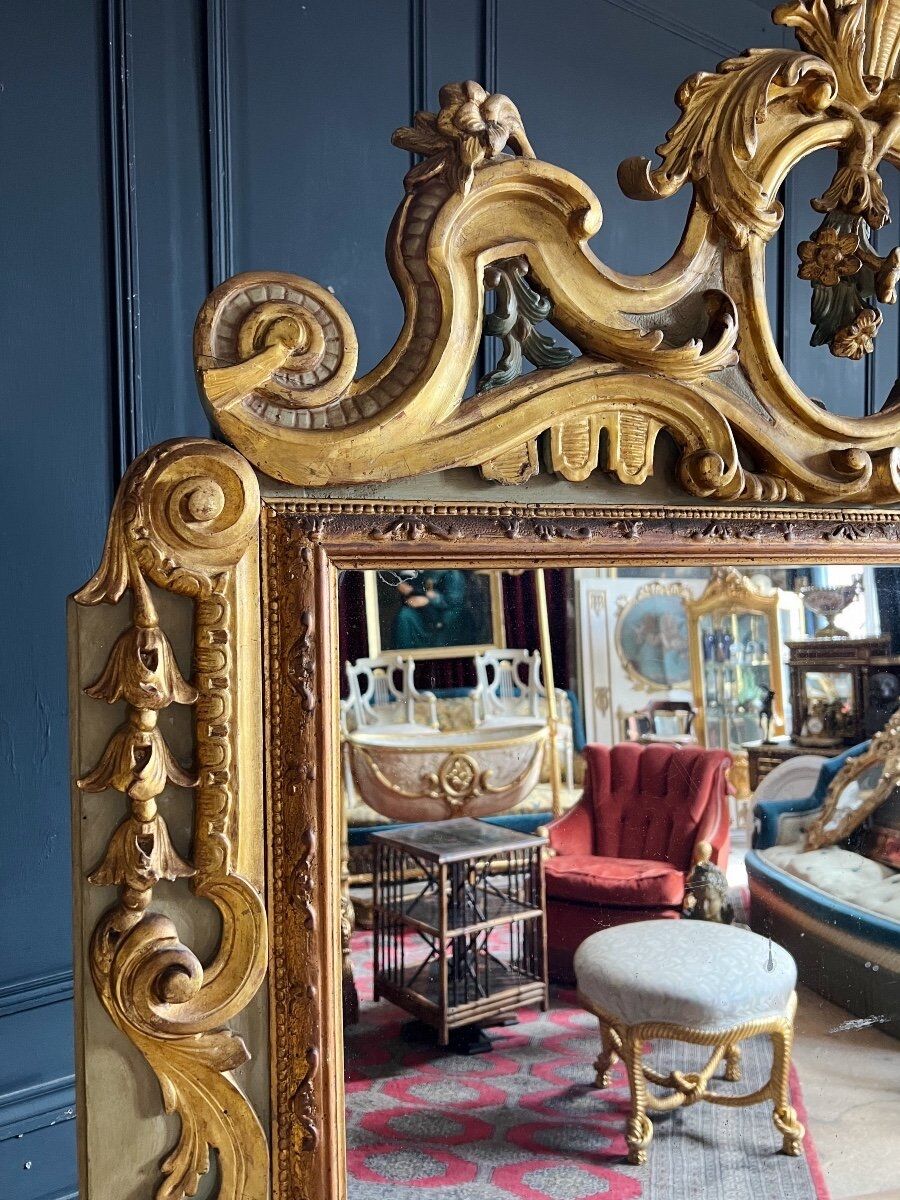 Italian mirror from the Napoleon III period in painted and gilded wood