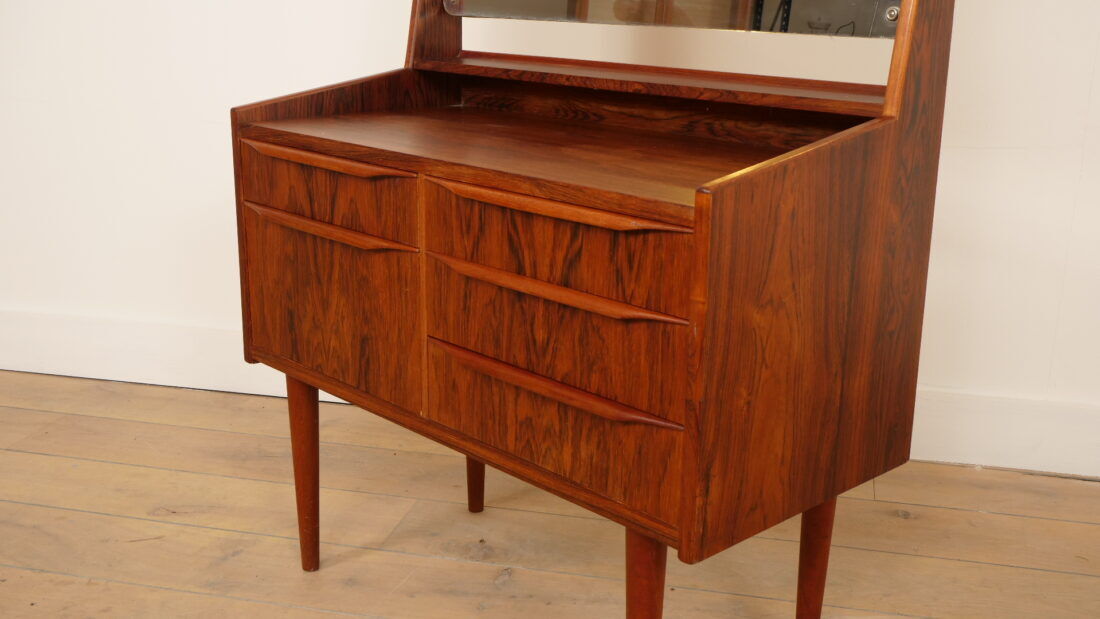 Vintage dressing table | Danish design | Teak