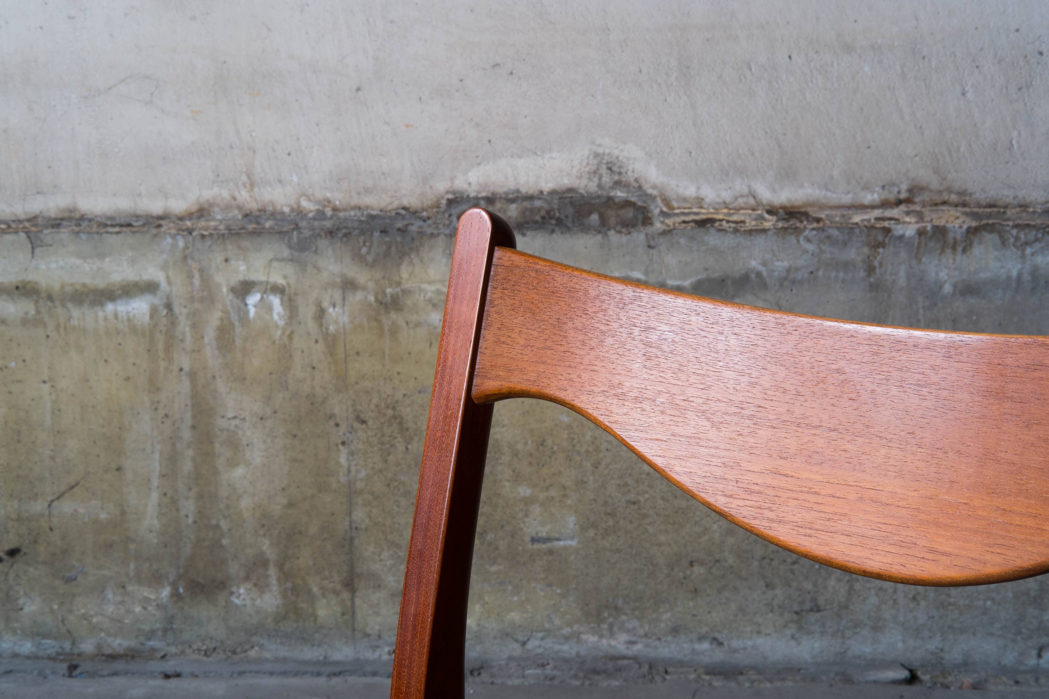 Arne Wahl Iversen - 'GS60' dining chairs