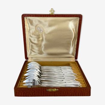 Art Deco oyster forks in punched silver metal, leatherette box