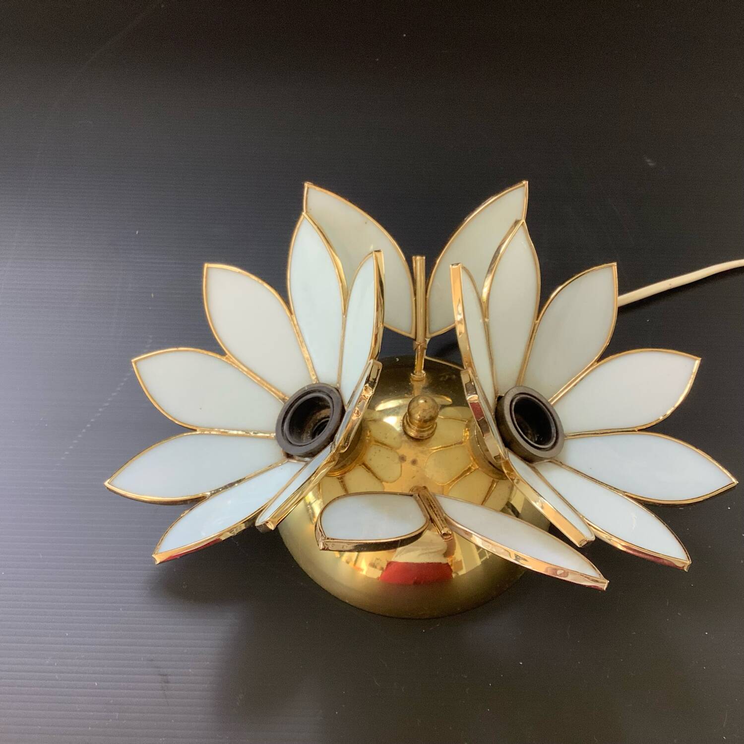 Pair of Hollywood Regency flower sconces in white glass and brass. Italy