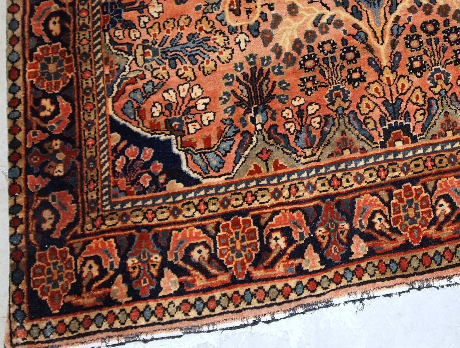 Handmade antique Persian Sarouk rug 3.4' x 5.3' (103cm x 161cm) 1920s -1B699