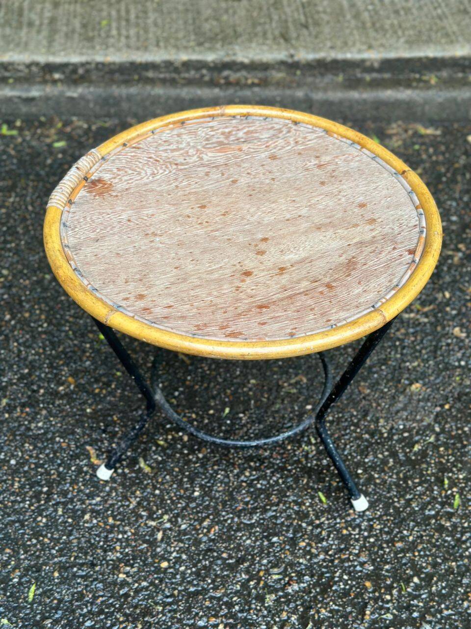Table basse tripode vintage ronde
