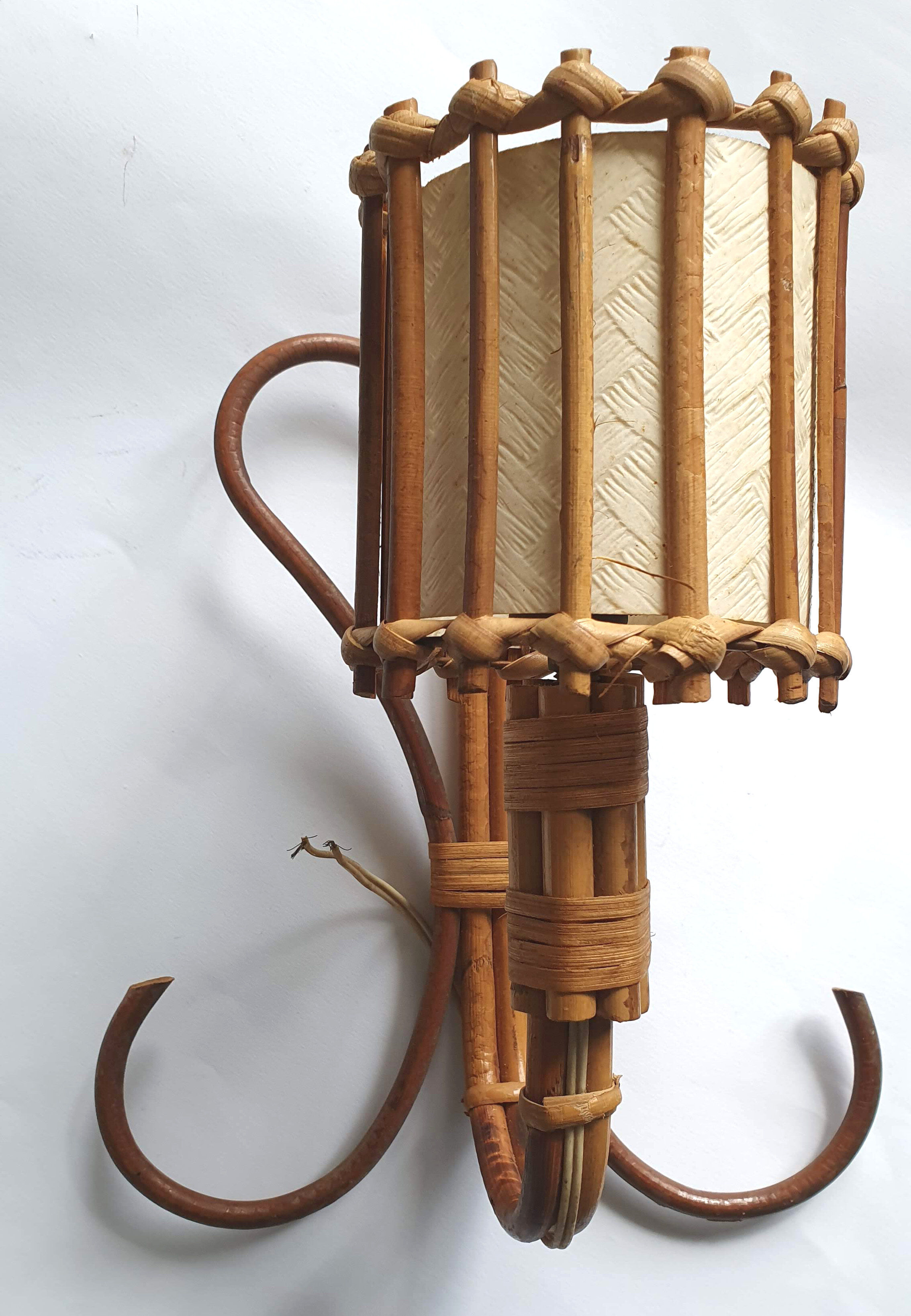 Vintage rattan wall lamp