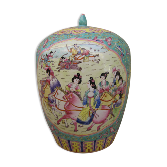 Covered pot with chinese enamels