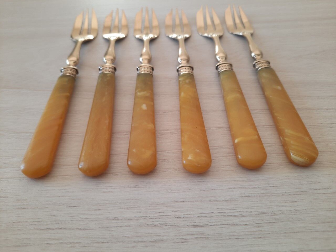 Old dessert forks