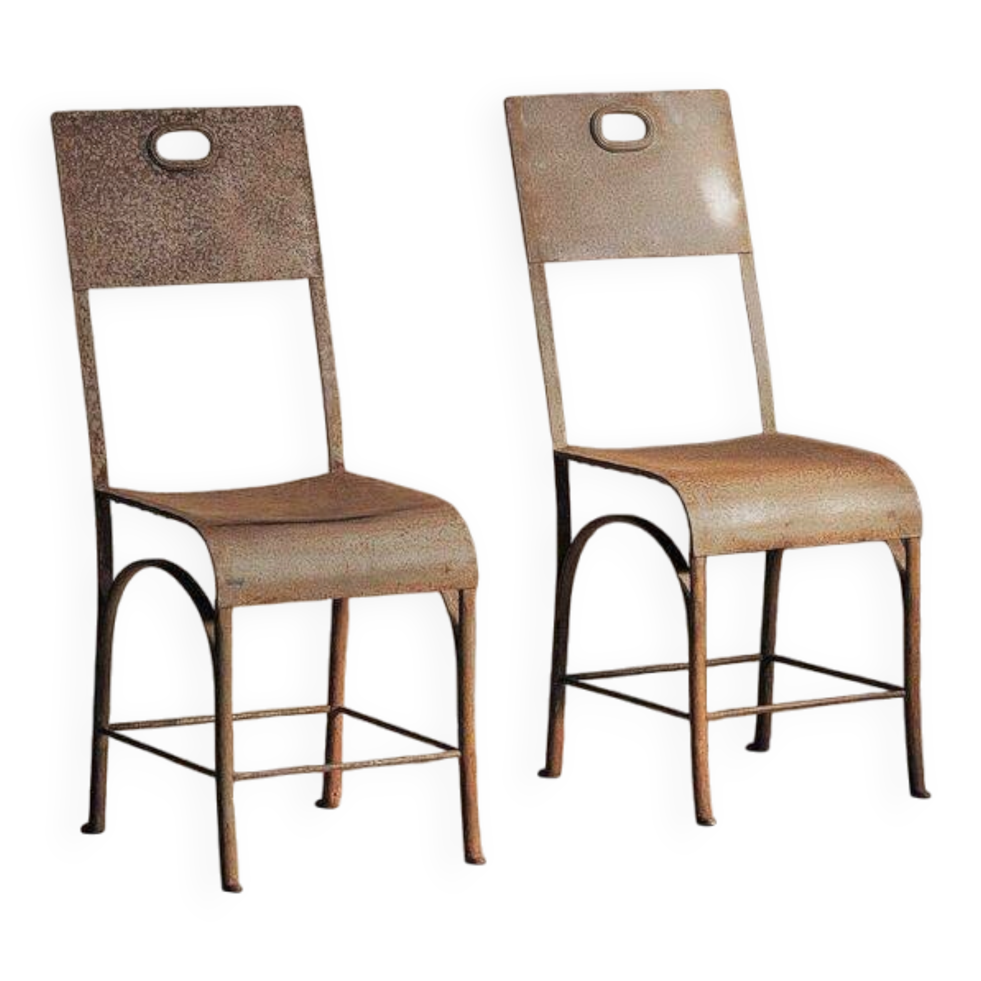 Paire de chaises en acier et tôle rivetée, vers 1920