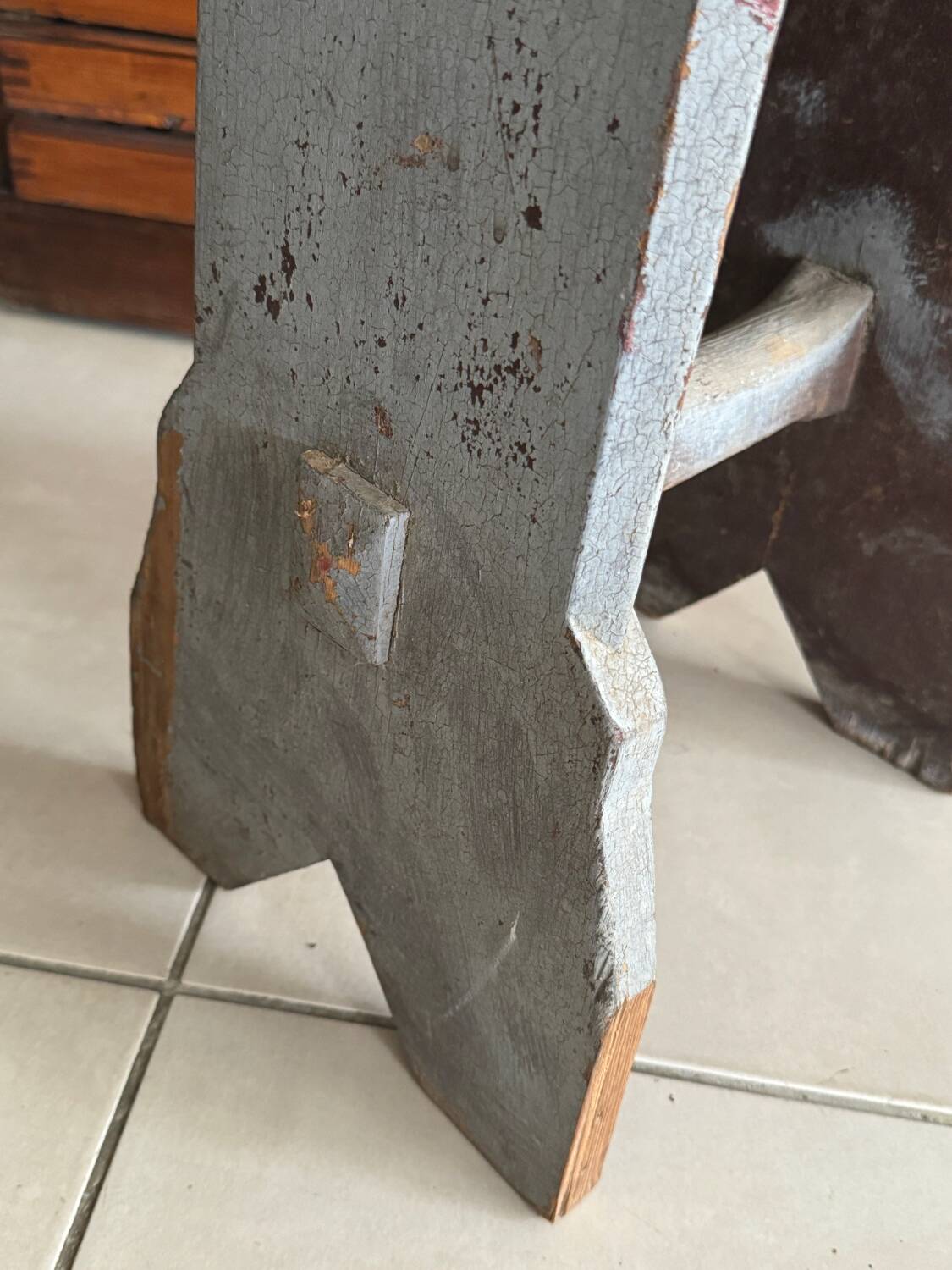 Tabouret en bois bleu vintage