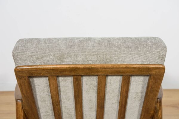 Fauteuil modèle 300-139 de style Mid-Century, fabriqué par l'usine Swarzędz, en Pologne, dans les années 1960.