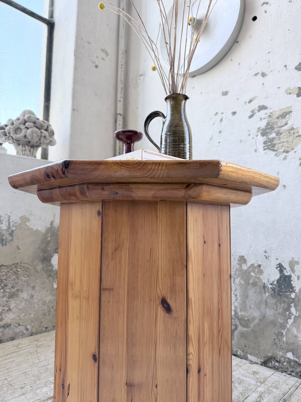 Hexagonal console table guéridon Regain pine 1970