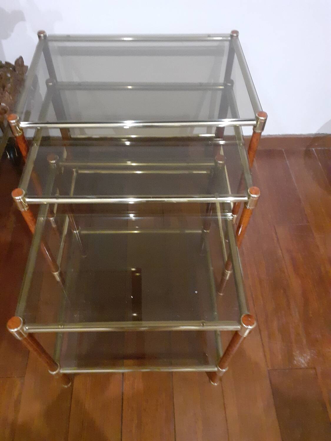 Tables gigognes en verre fumé