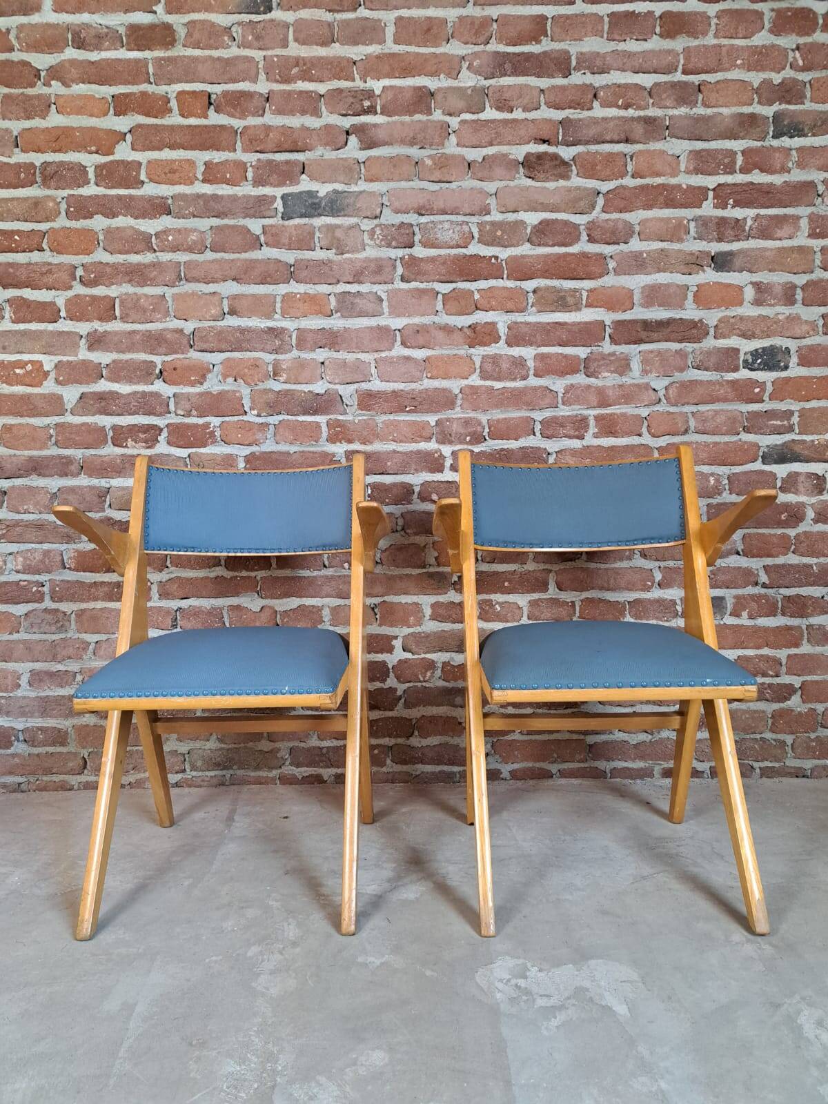 Pair of "V" armchairs by Casala 1950