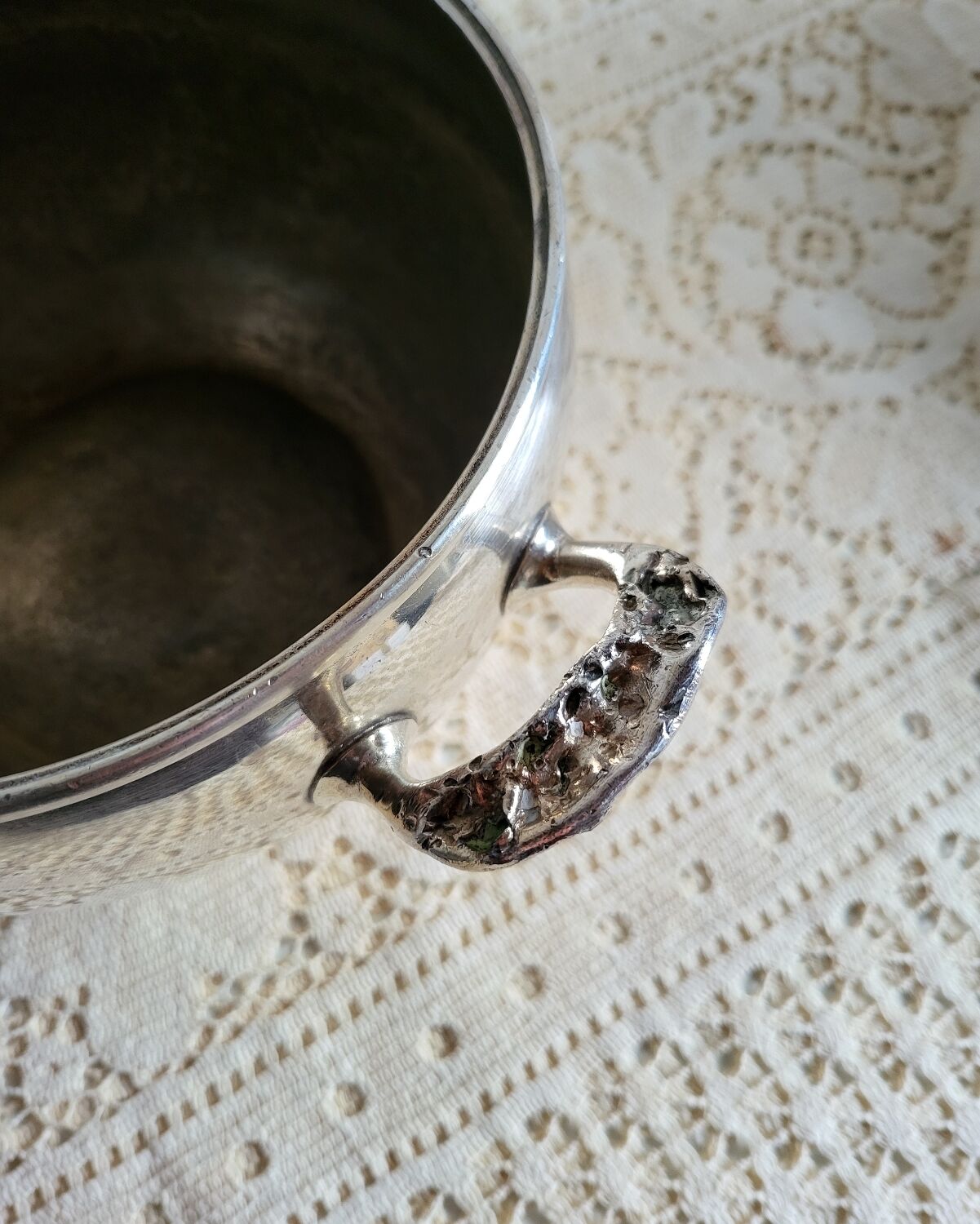 Silver-plated metal planter pot