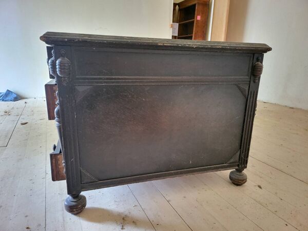 Important bureau américain ancien en bois sculpté – vers 1900 –