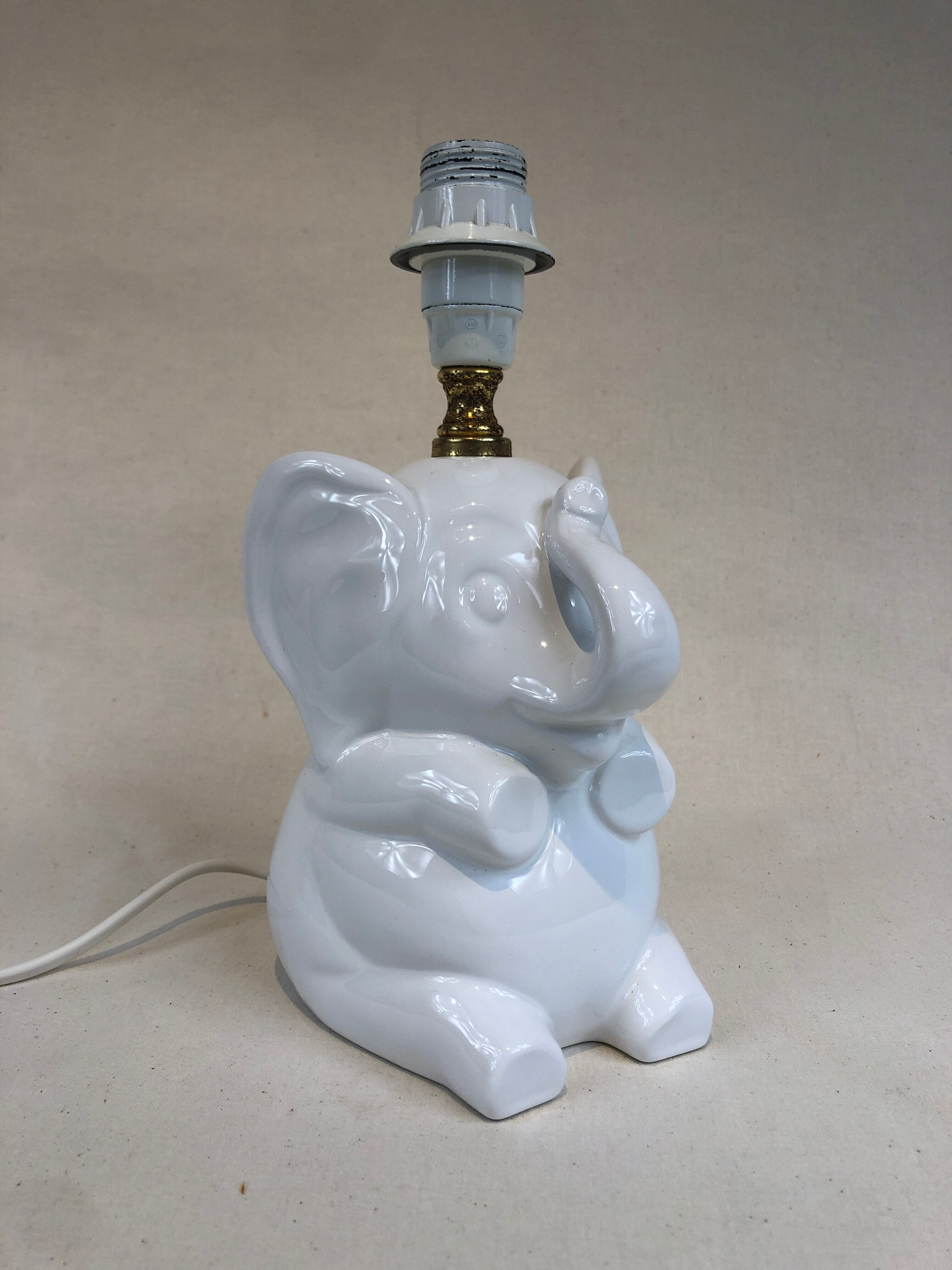 Ceramic elephant lamp
