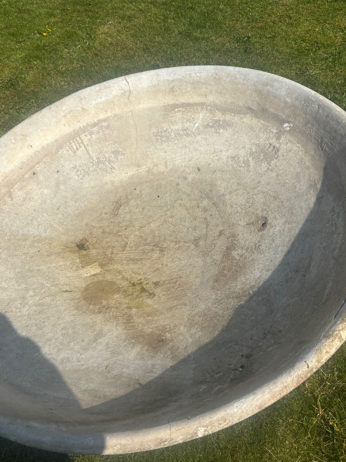 Outdoor planter pot