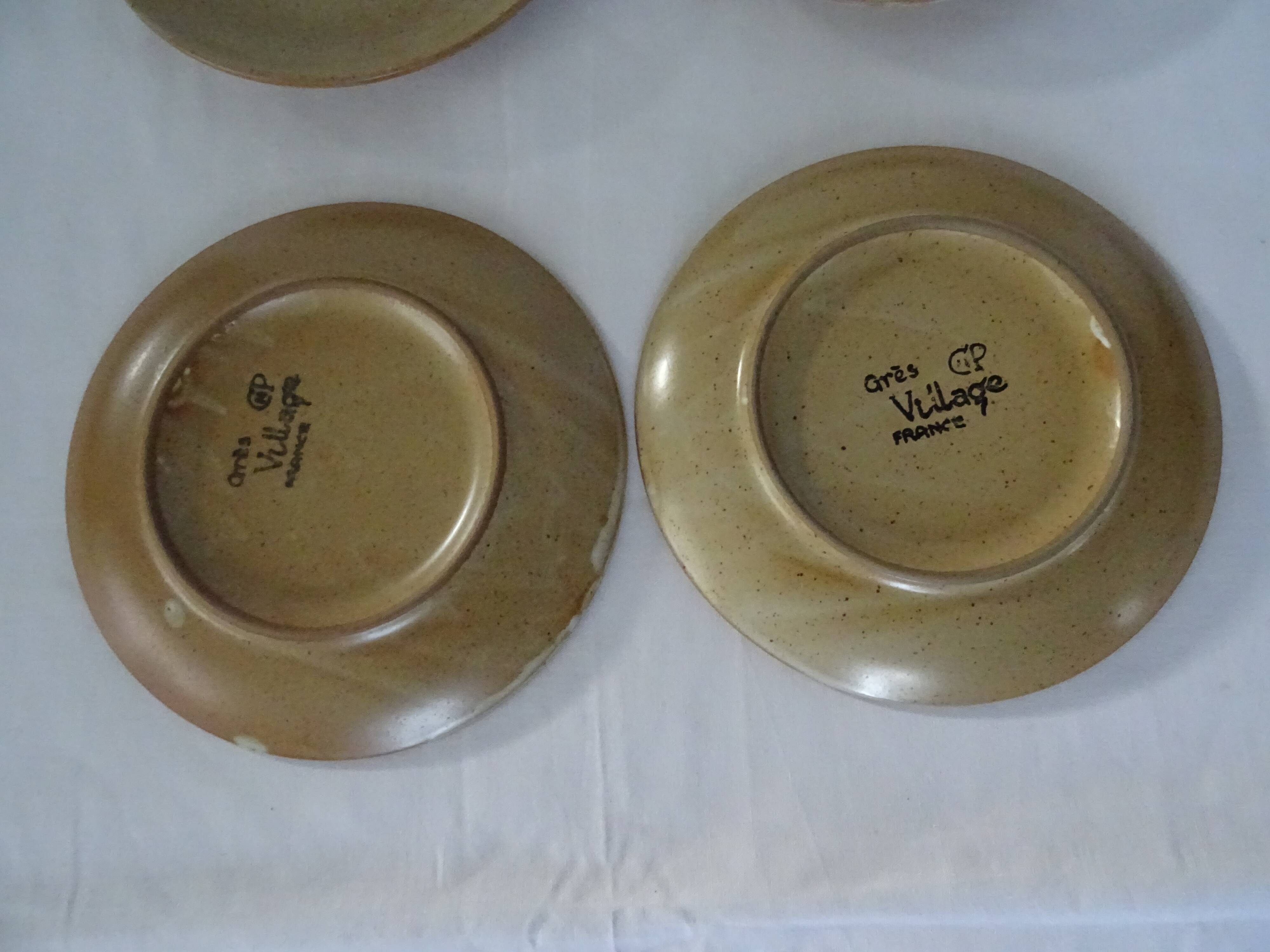 6 Plates serving 561112 sandstone village CNP