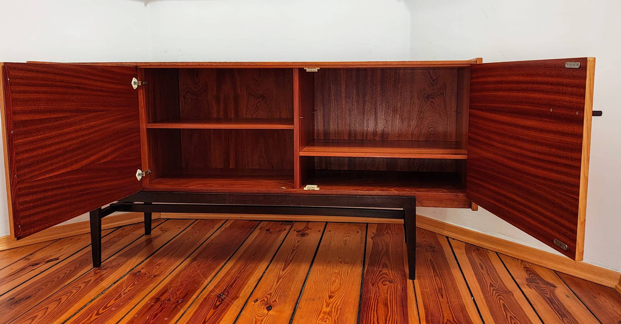 Enfilade par F. Mezuláník pour UP Závody, Tchécoslovaquie 1960