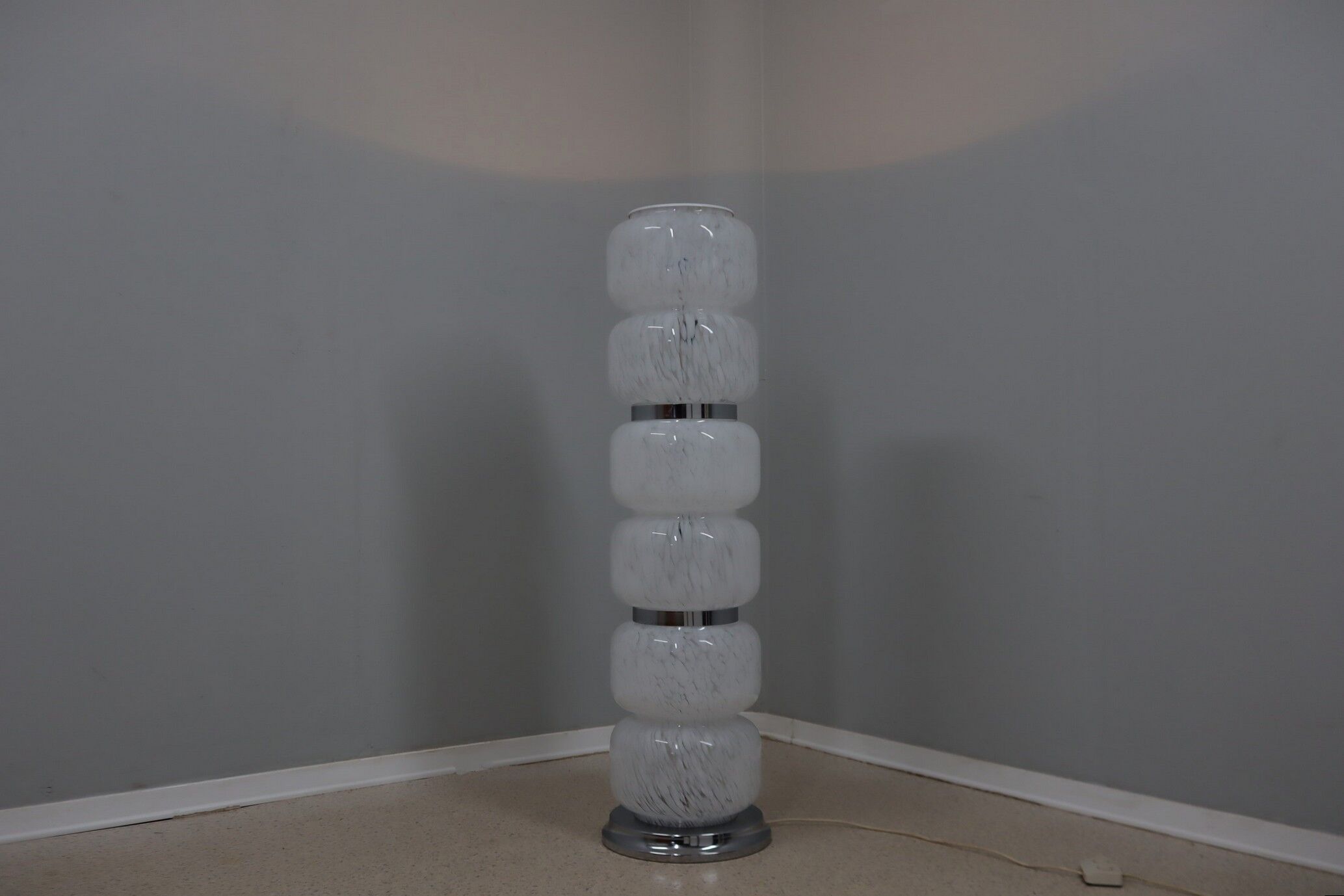 Murano glass floor lamp AV MAzzega 1960s