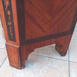 Louis XVI display cabinet in rosewood and amaranth veneer.