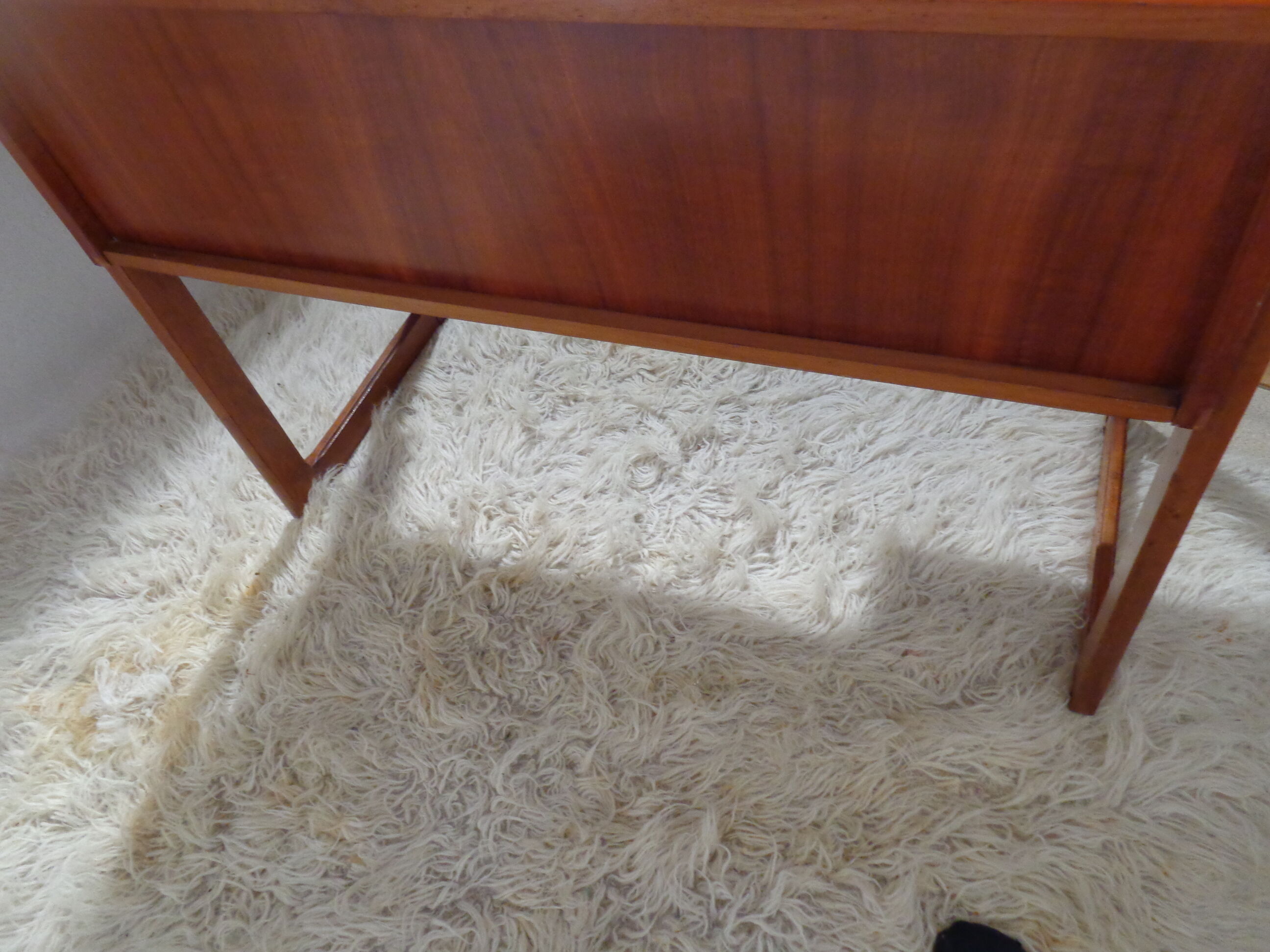 Bureau vintage des années 50 pied traineau teck