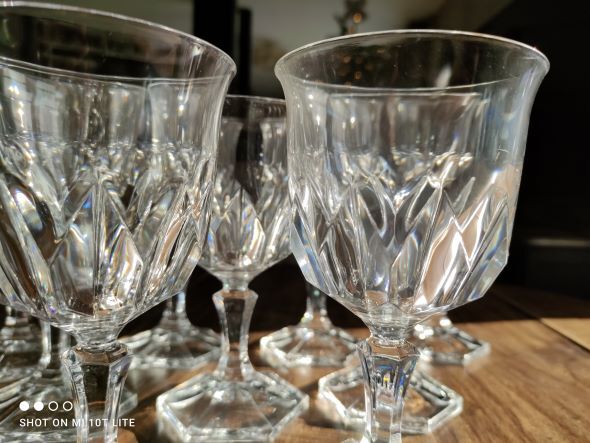 Set of 9 thick glass wine glasses faceted hexagonal foot