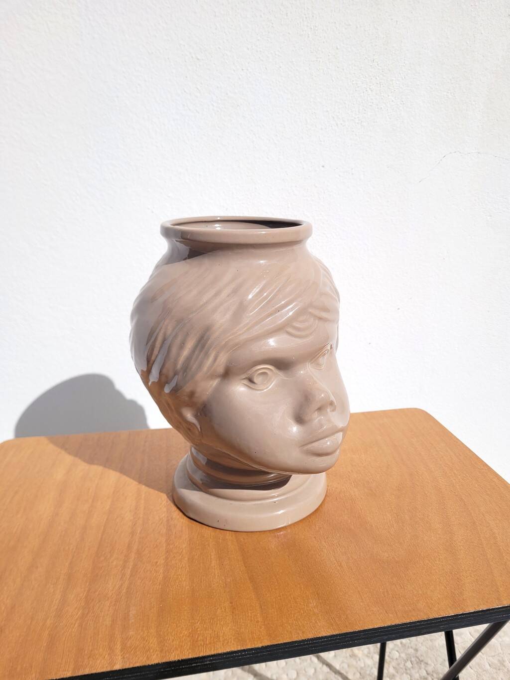 Ceramic face cachepot vase